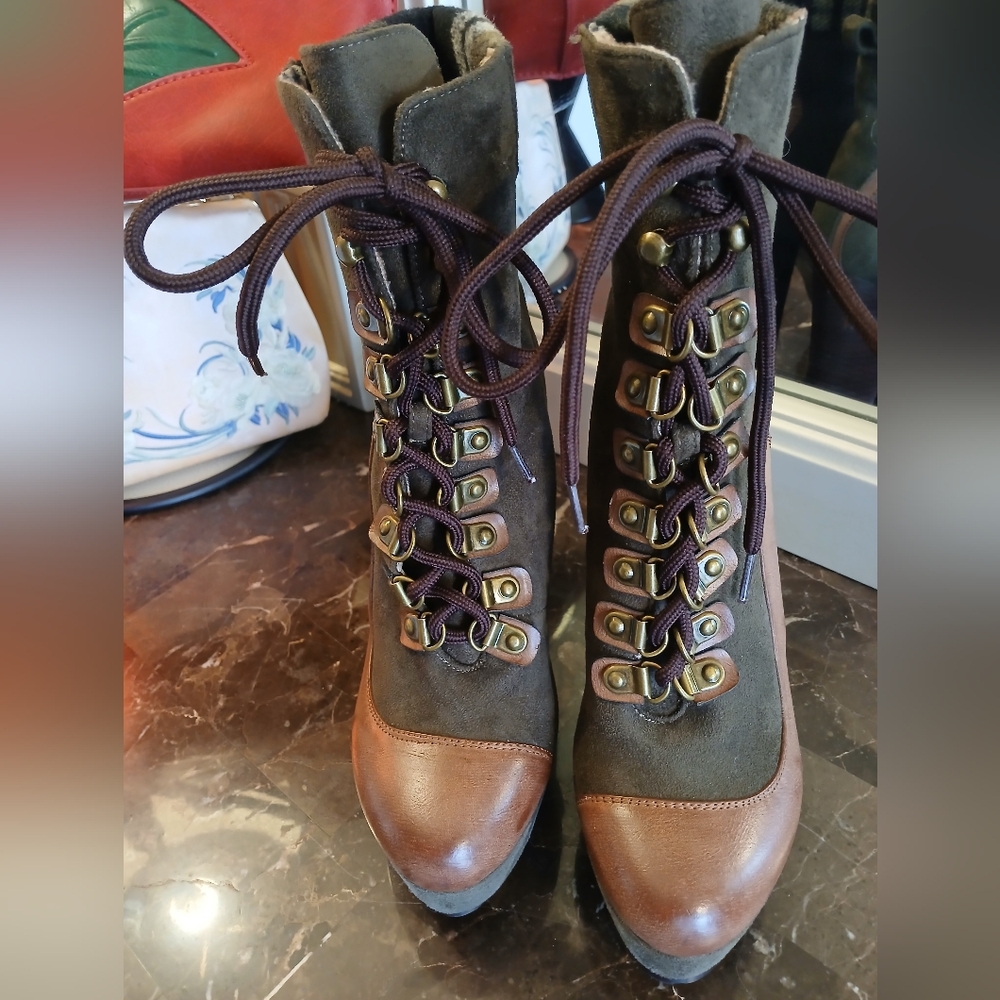 Luichiny Olive and Tan 4.5" Block Heeled Boots - Picture 4 of 12